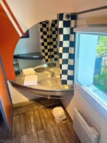 Egg Hôtel Sarcelles - Salle de bain