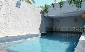 Bazelet Apartments - Piscine