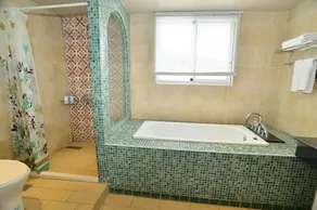Jinhue Hotel - Bathroom