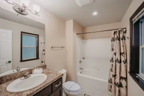 Glacier Springs Cabin 89 Cedar and Log Cabin Close to Skiing and Hiking - Baño