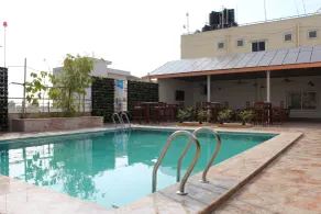 Hotel Presidency Electronic City - Piscina
