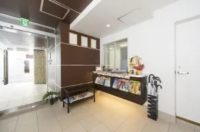 Wires Hotel - Lobby