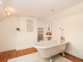 Overton Cottage - Bathroom