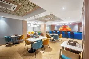 Holiday Inn Express & Suites Vijayawada - Restaurant