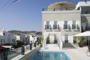 Ena Boutique Hotel & Residences - Pool