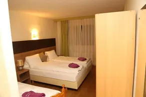Hotel ORA Lakeview bei Interlaken - Chambre