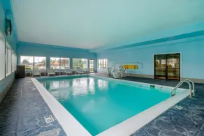 Comfort Suites Danville - Piscine
