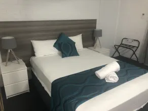 Bribie Waterways Motel - Zimmer