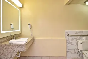 SureStay Hotel by Best Western Sarasota Lido Beach - Salle de bain