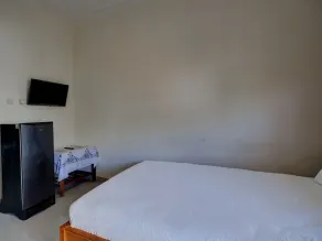 OYO Life 92838 Kost Ibu Surya - Zimmer