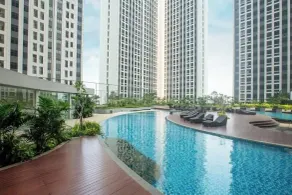 Louis Kienne Cikarang Hotel & Service Apartment - Pool