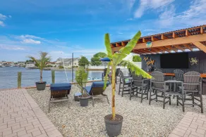 Canal-front Backyard Oasis! Jersey Shore Retreat - Innenbereich