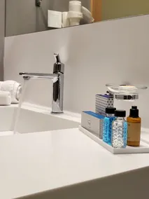Monot Suites - Bathroom