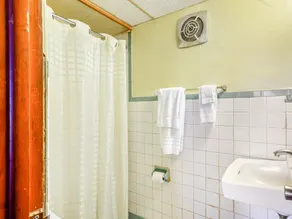 OYO Hotel Downtown Peoria I-74 - Salle de bain