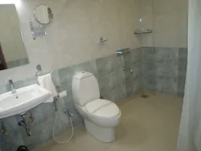 Lords Eco Inn, Gandhidham - Bathroom