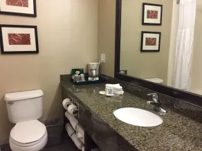 Comfort Suites Near Six Flags Magic Mountain - Salle de bain