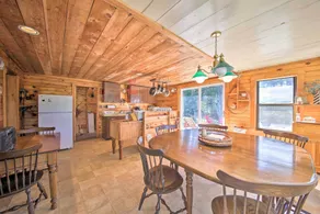 Cozy Cottage on Cat Cove w/ Wraparound Deck! - Innvendig