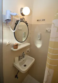 Koukounari Rooms - Banheiro