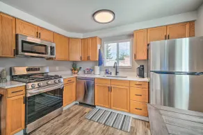 Ideally Located Buckley Apartment w/ Balcony! - Interiør