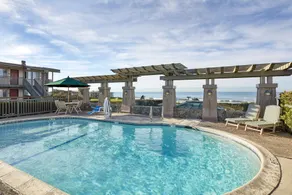 Cavalier Oceanfront Resort - Piscine