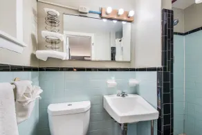 Highland Inn New Cumberland - Bathroom
