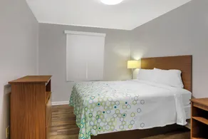 HomeTowne Studios by Red Roof Huntsville - Madison - Chambre