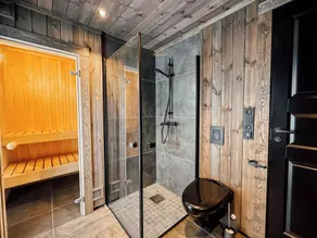 Modern Mountain Cabin - Sauna - 5 Bedrooms - Sleeps for 10 - Badeværelse