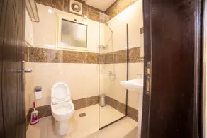 First Diamond Served Apartments - Bad