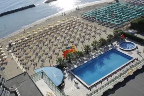 Mediterraneo Resort - Pool