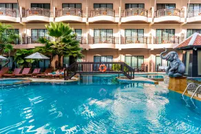 Nipa Resort, Patong Beach - Vue de la chambre