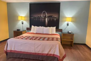 Super 8 by Wyndham O'Fallon - Chambre