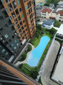 Charming Bangkok Apartment with City, Pool, and River Views - Basseng