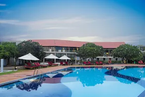 The Calm Resort & Spa - Piscine
