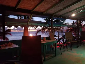 Orrie's Beach Bar and Hotel - Restaurant
