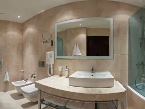 Astera Hotel & Spa with FREE PRIVATE BEACH - Bathroom