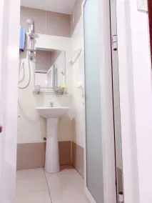 Aurora Hotel - Bathroom