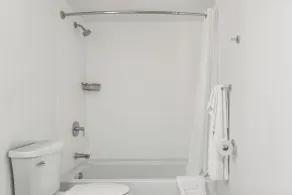 Country Inn & Suites by Radisson, Winnipeg, MB - Salle de bain