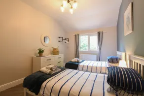 The Piglets - Room