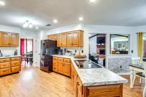 Beautiful Hinesville Retreat w Lanai & Pool - Interiör
