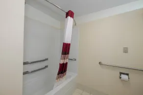 Red Roof Inn & Suites Newnan - Badezimmer