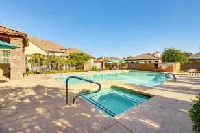 Pool Access & Private Patio: Litchfield Park Home - Interiör