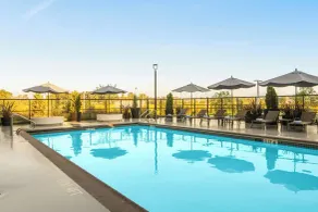 Delta Hotels by Marriott Vancouver Delta - Piscina