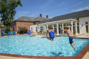 Williamsburg Lodge, Autograph Collection - Piscine