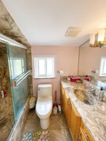 Lovely Home in Vancouver - Bathroom