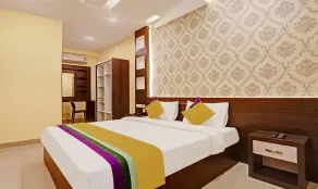 Itsy Hotels Sapphire Residency - Room
