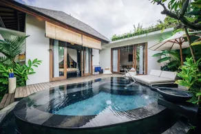 Uma Kalai - Room
