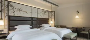 Howard Johnson Huashuiwan Hot Springs Resort Chengdu - Værelse