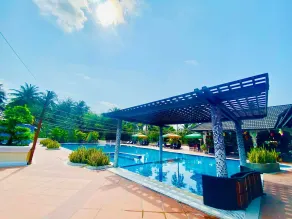 Forever Green Resort - Pool