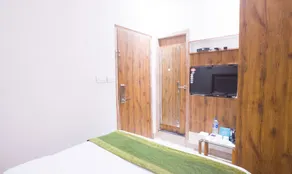 Treebo Amber International Mumbai International Airport T2 - Room