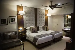 Acron Waterfront Resort - Zimmer